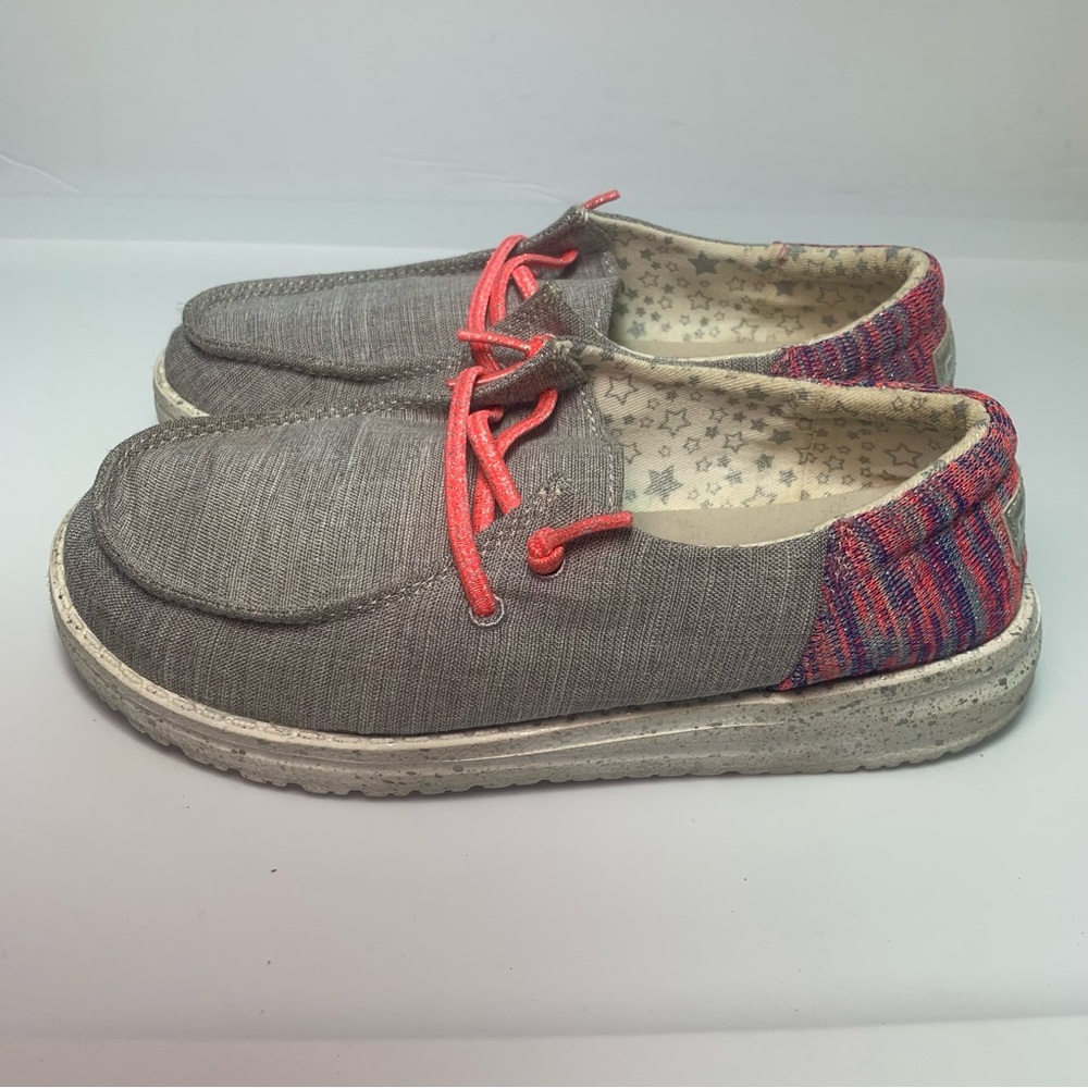 HEY DUDE Gray and‎ Pink pattern shoes Size 2